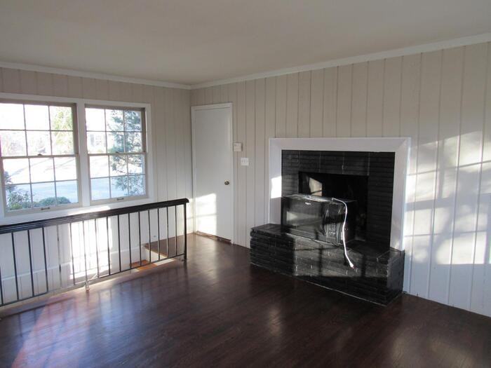 8432 Sagamore Rd - Photo 5 of 21