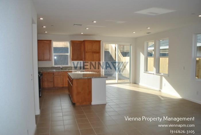 111 Chesapeake Ct - Photo 5 of 22