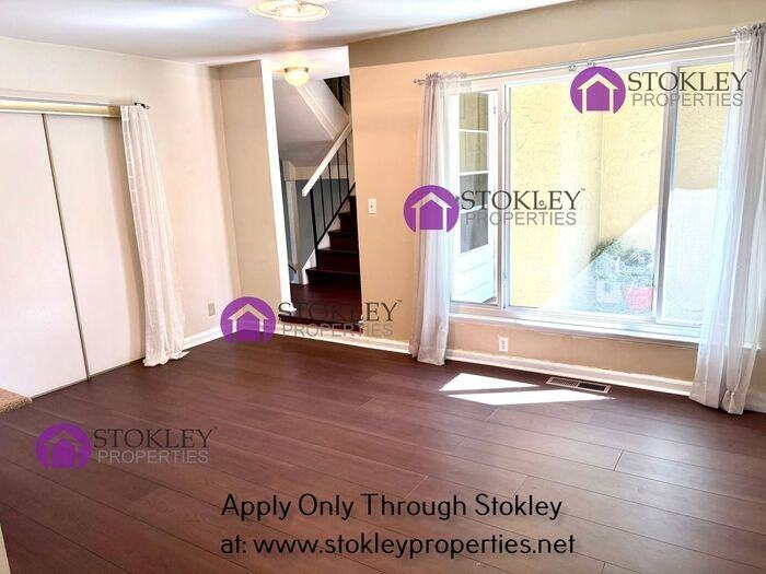 1412 Kinross Ct - Photo 4 of 31