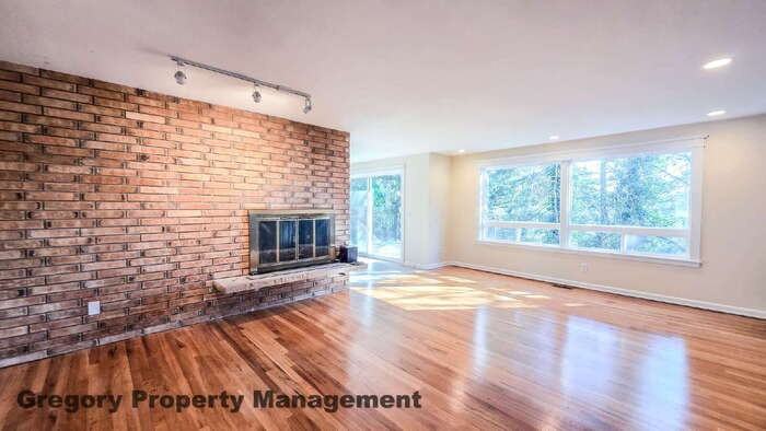 10803 Ne 111th Pl - Photo 4 of 34