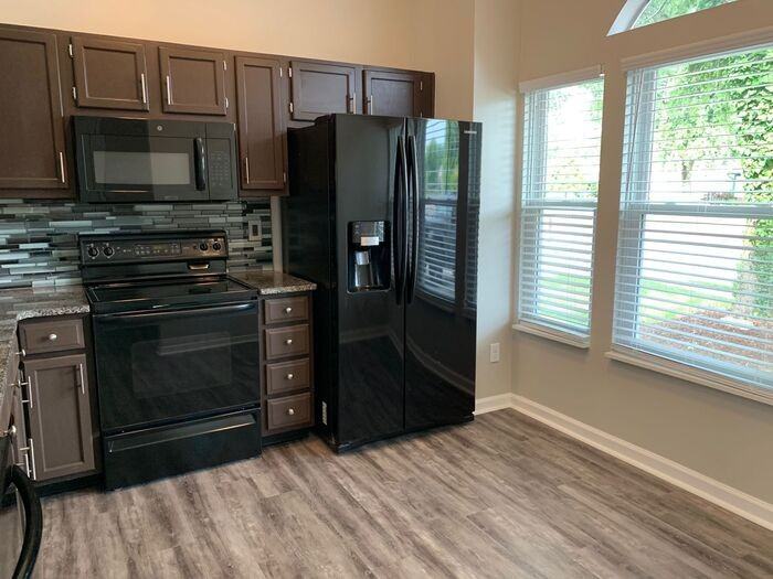 17733 Cedarbrook Dr - Photo 3 of 18