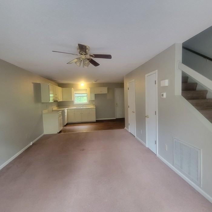 408 Memorial Park Dr #I - Photo 2 of 12