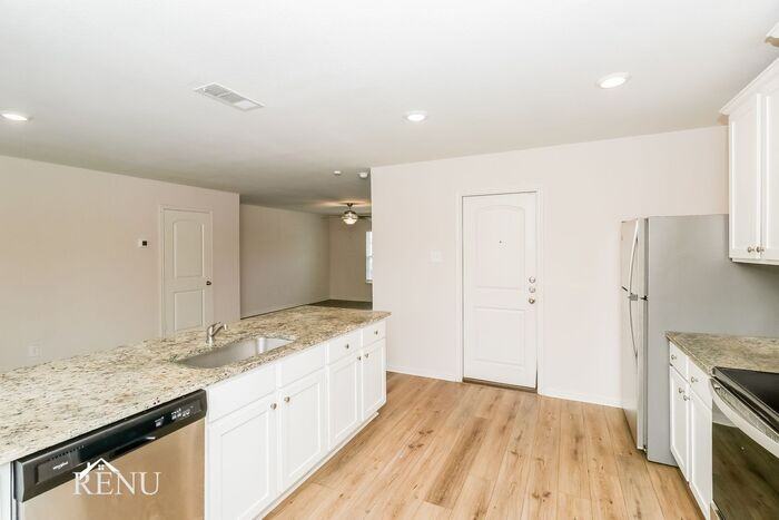 333 Sunnymeade Ln - Photo 3 of 18