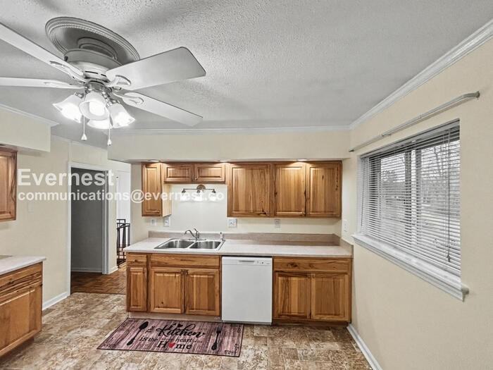 159 Colony Cir - Photo 3 of 29