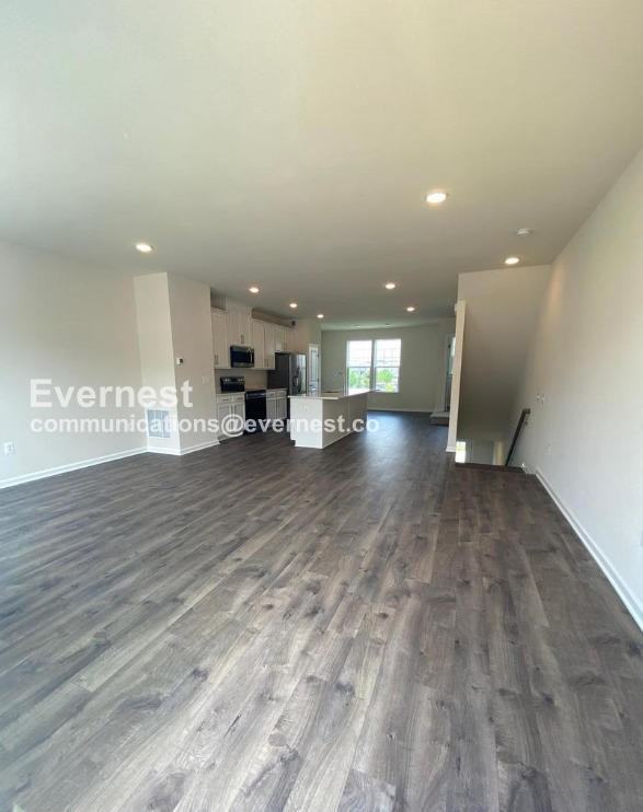 1809 Noyack Ln - Photo 3 of 8