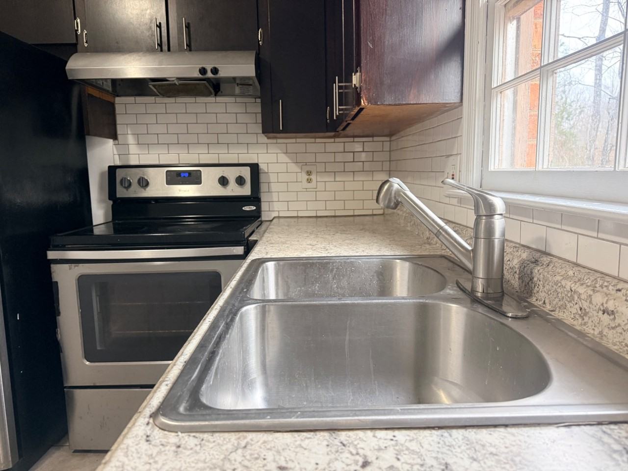 183 Loch Ln - Photo 3 of 8