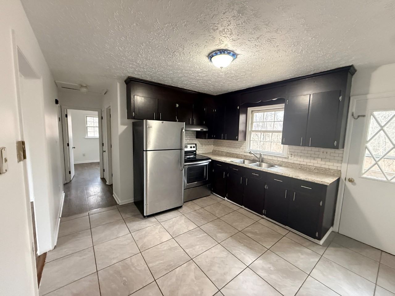 183 Loch Ln - Photo 4 of 8