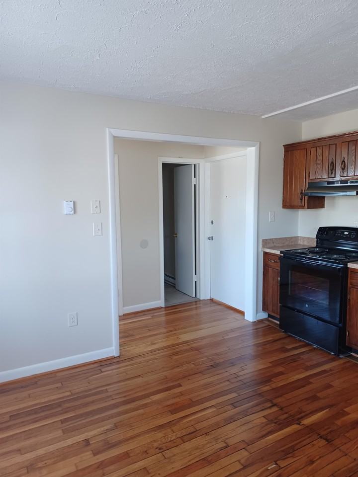 916 S Cameron St #5 - Photo 4 of 11