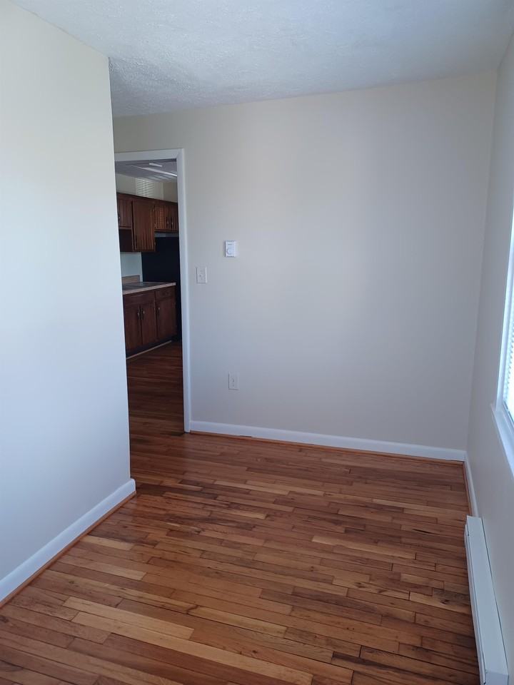 916 S Cameron St #5 - Photo 7 of 11