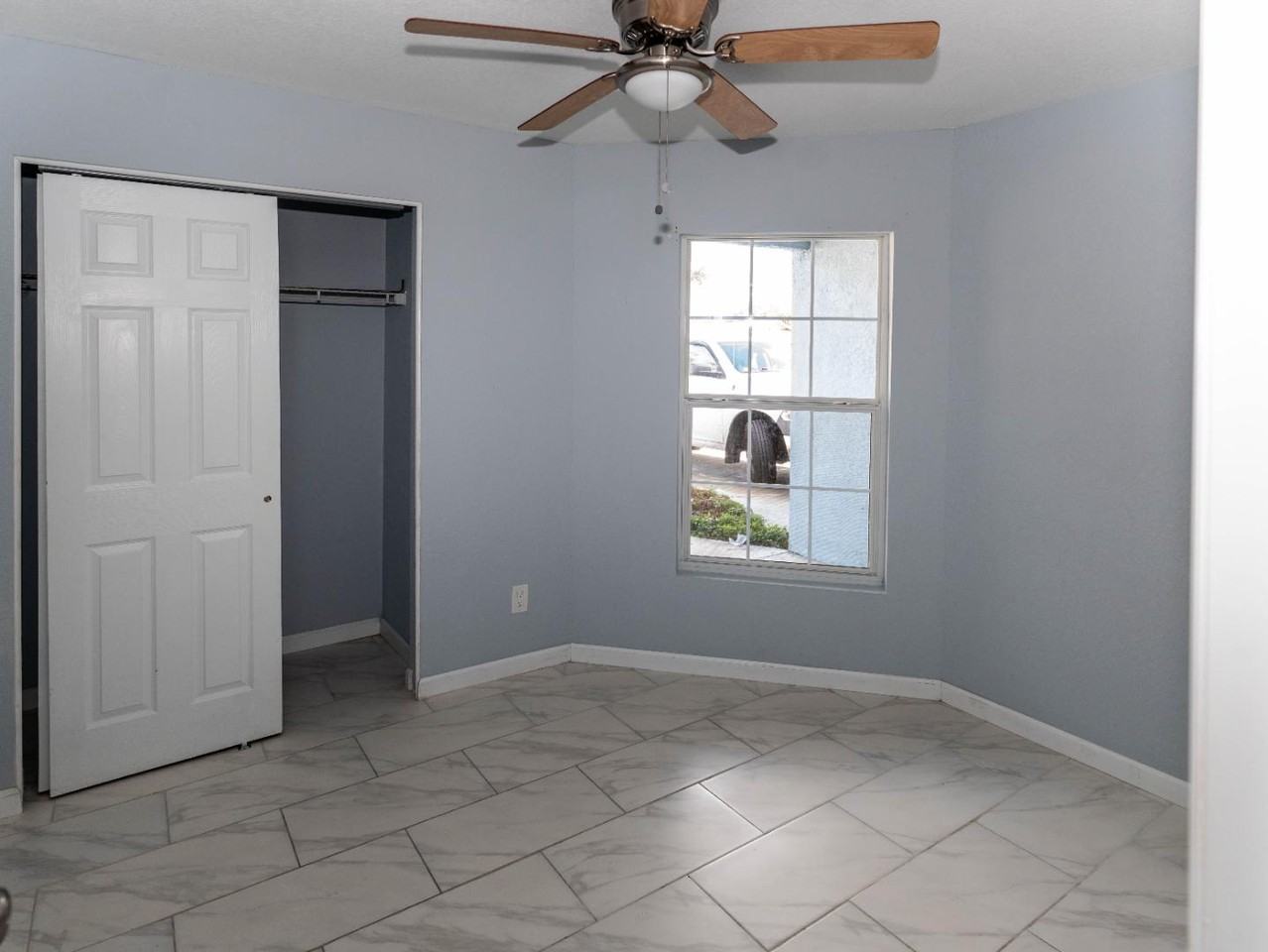 133 W Park Ave - Photo 5 of 10