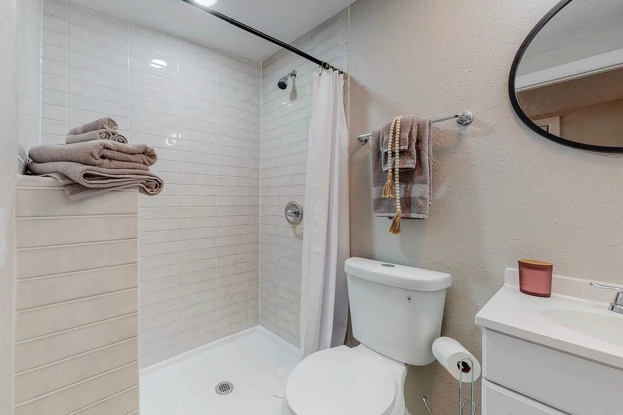 2124 Eton Ave Se #2FURNISHED - Photo 3 of 12