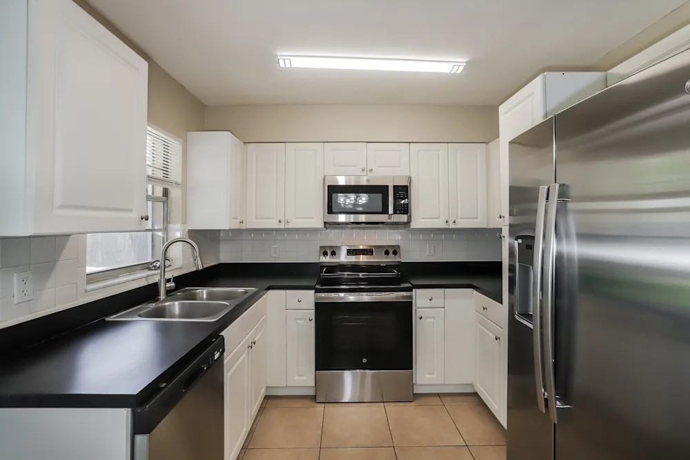 520 W Smith St #NA - Photo 4 of 5