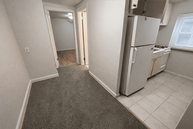 5824 Ridge Ave #9 - Photo 4 of 6