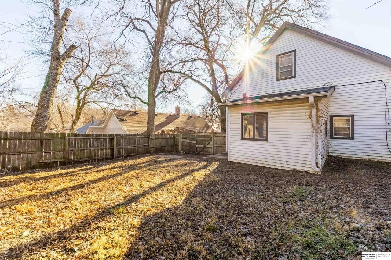 4266 Maple St #NA - Photo 2 of 25