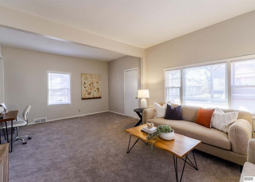 4266 Maple St #NA - Photo 3 of 25