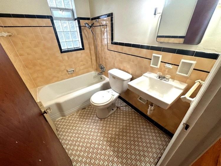 5824 Ridge Ave #7 - Photo 5 of 6