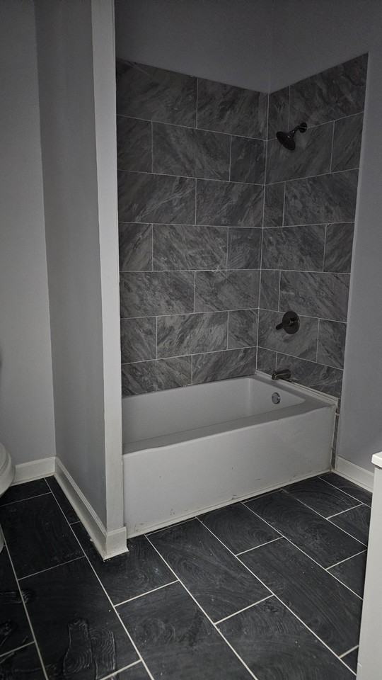 9127 S Commercial Ave #2 - Photo 2 of 8