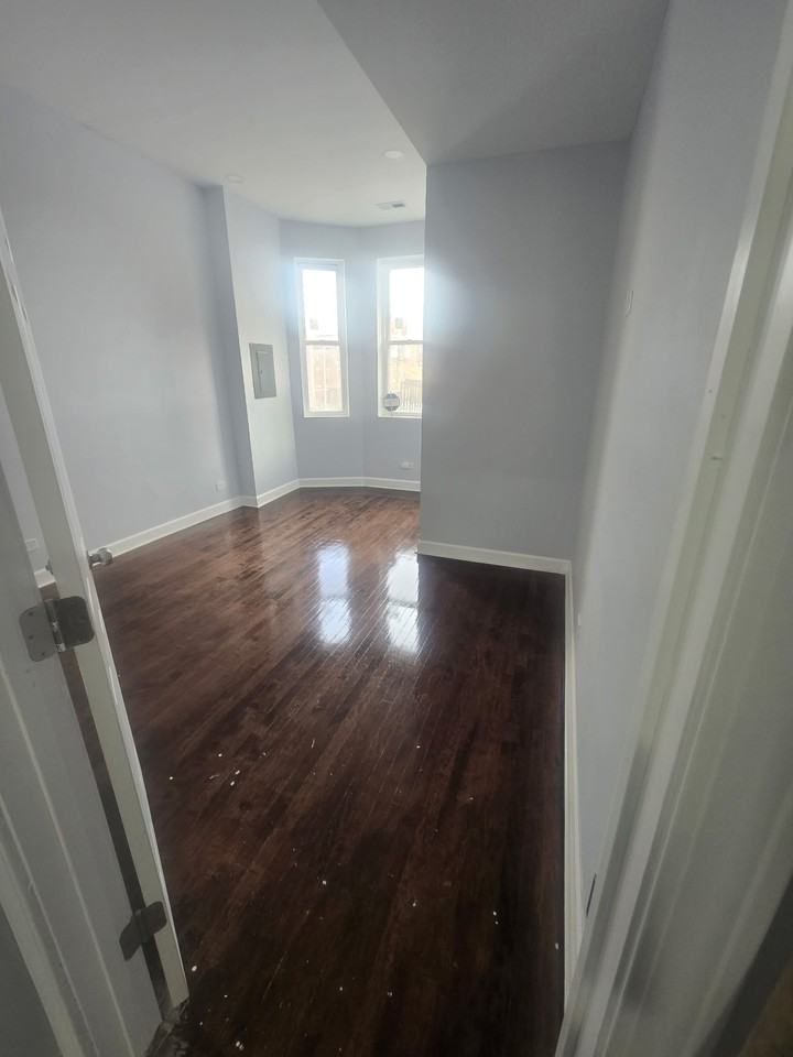 9127 S Commercial Ave #2 - Photo 6 of 8