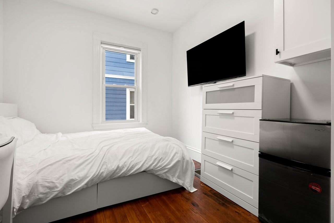 21 Sudan St #1 - Photo 2 of 13
