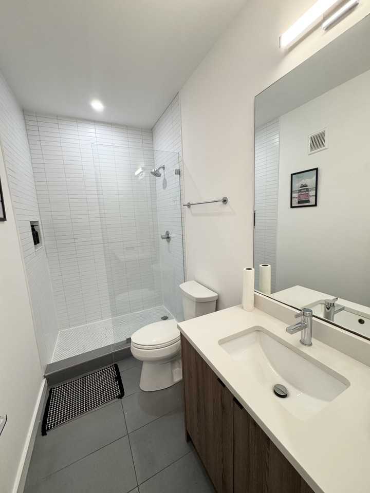 1806 I St Ne #02 - Photo 3 of 8
