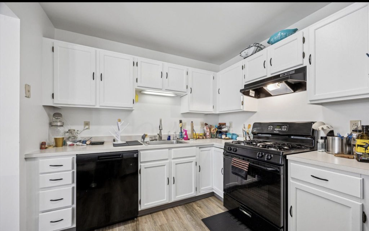 801 Evergreen Cir #NA - Photo 5 of 10