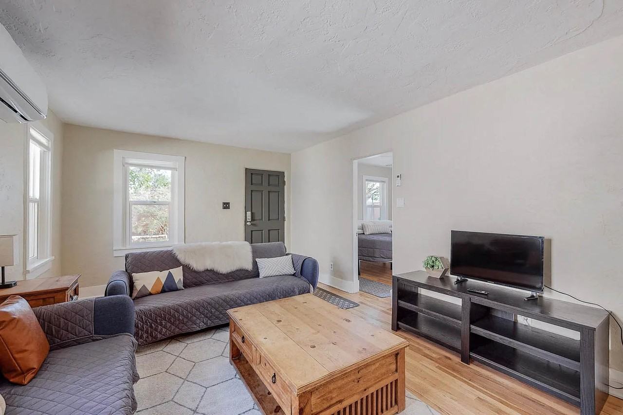 2124 Eton Ave Se - Photo 5 of 8