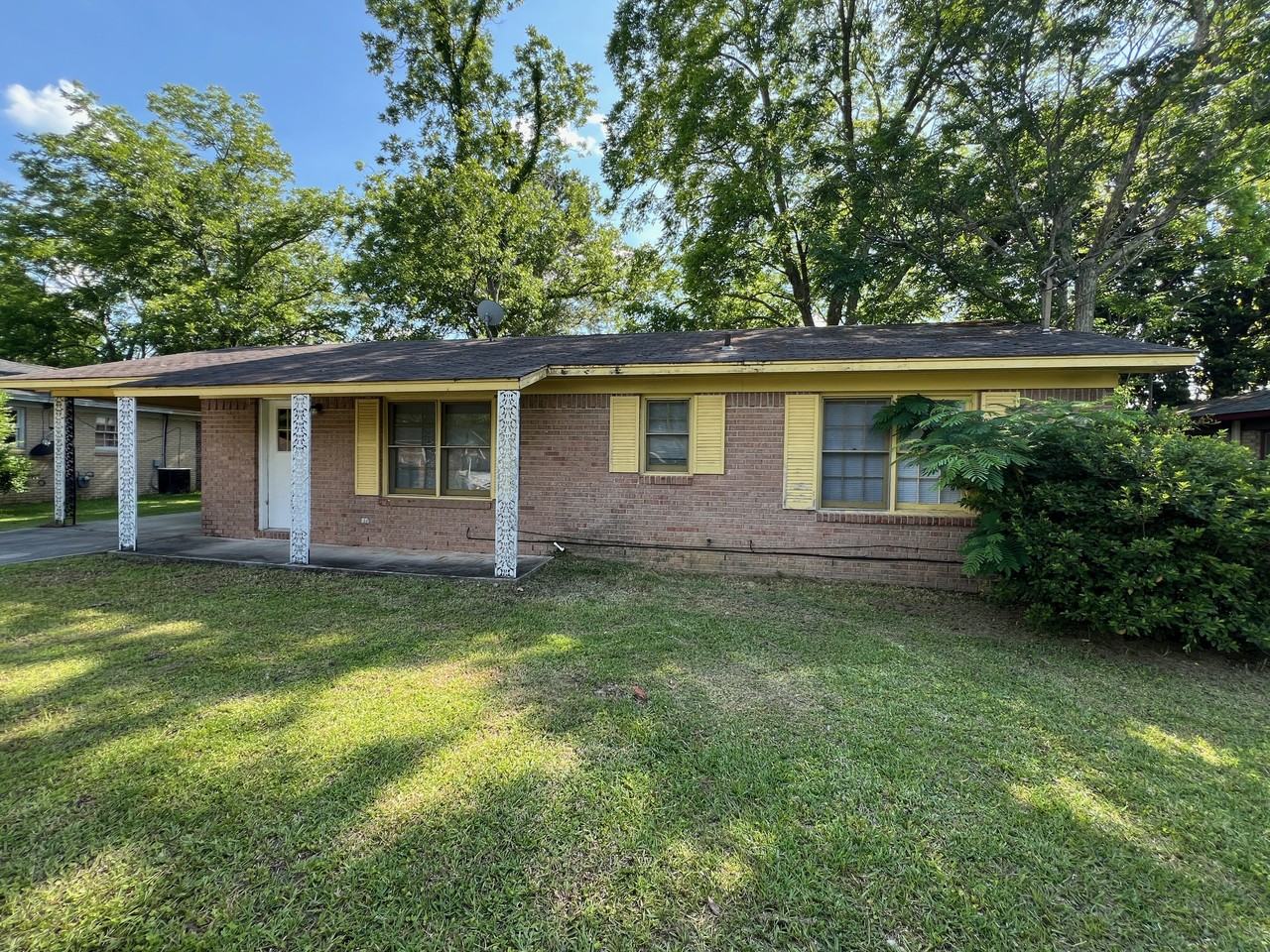 122 Anthony St #NA - Photo 2 of 16