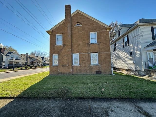 2215 N Wisconsin Ave - Photo 4 of 14