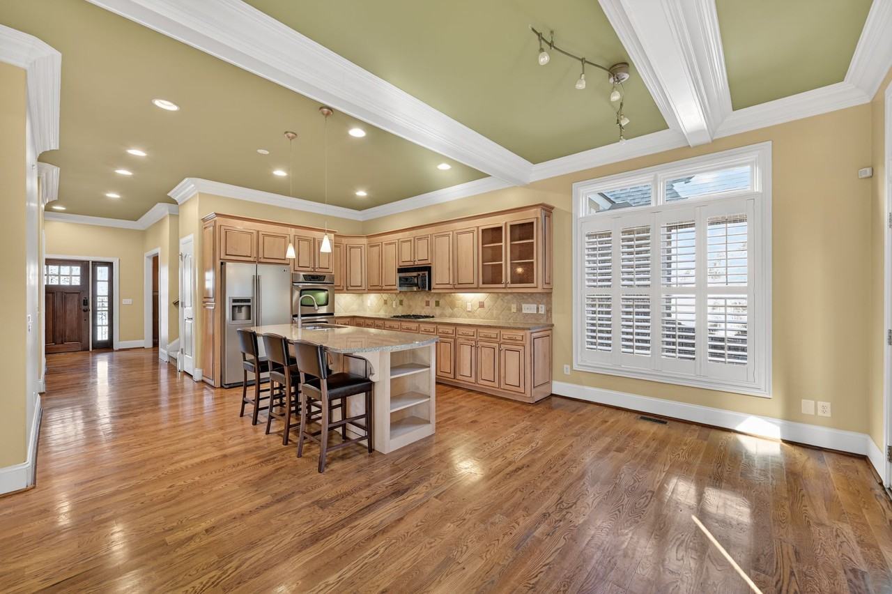 2917 Wellesley Trce #NA - Photo 4 of 33