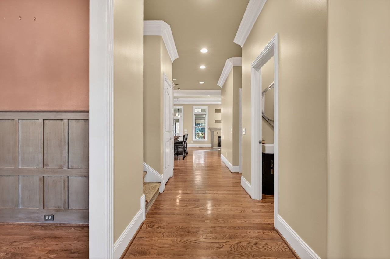 2917 Wellesley Trce #NA - Photo 5 of 33