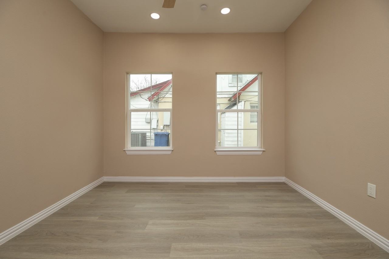 1411 Mckinley Ave #NA - Photo 6 of 20