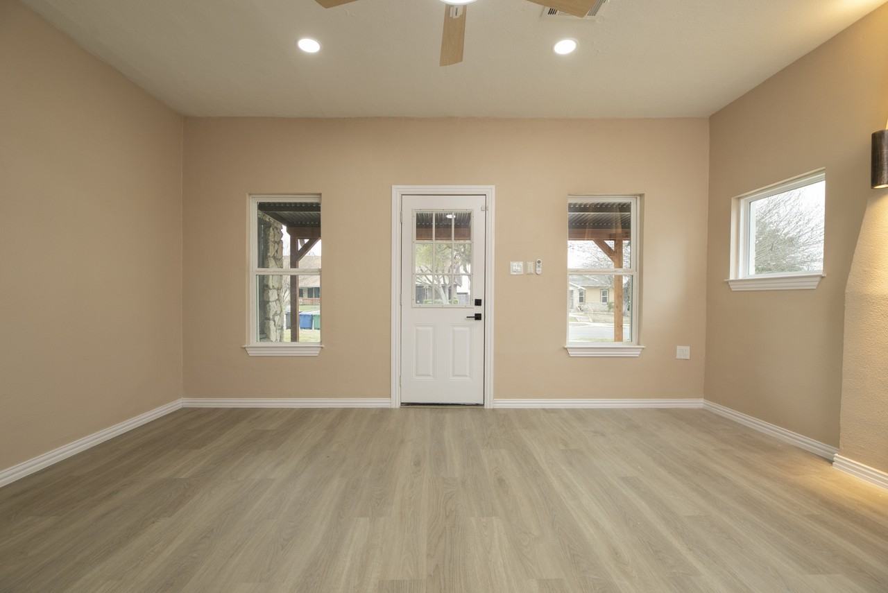 1411 Mckinley Ave #NA - Photo 7 of 20