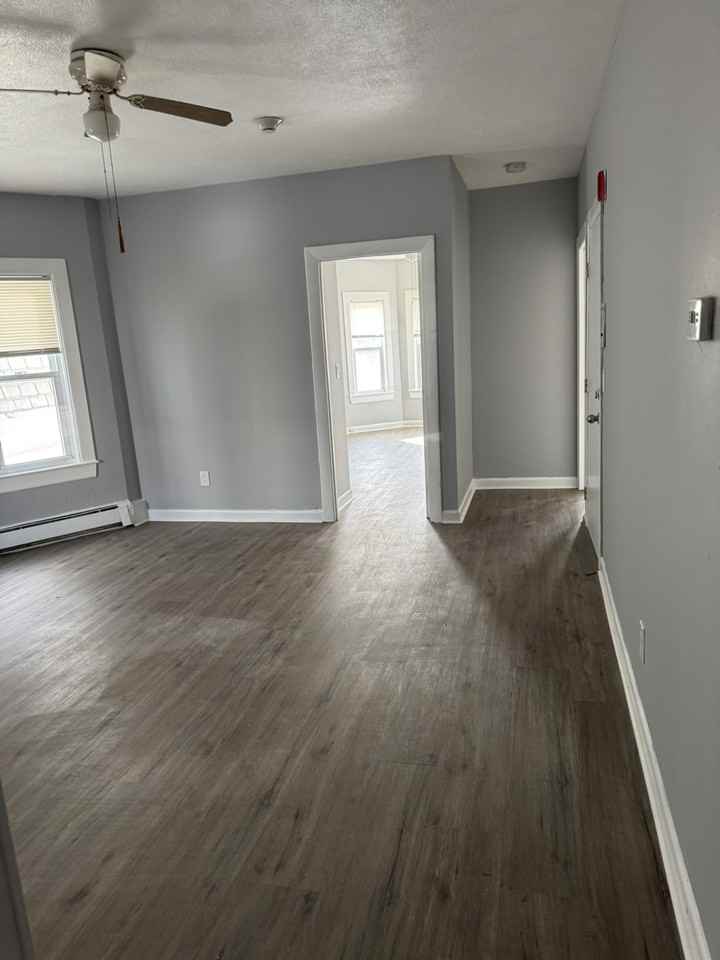 23 W Wyoming Ave #6 - Photo 3 of 10