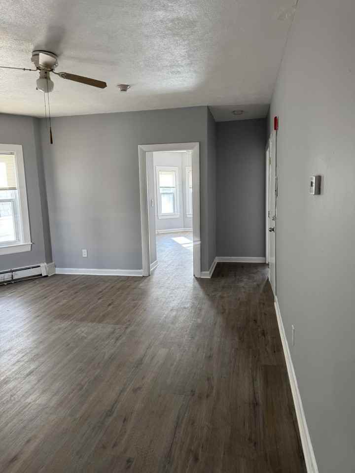 23 W Wyoming Ave #6 - Photo 6 of 10