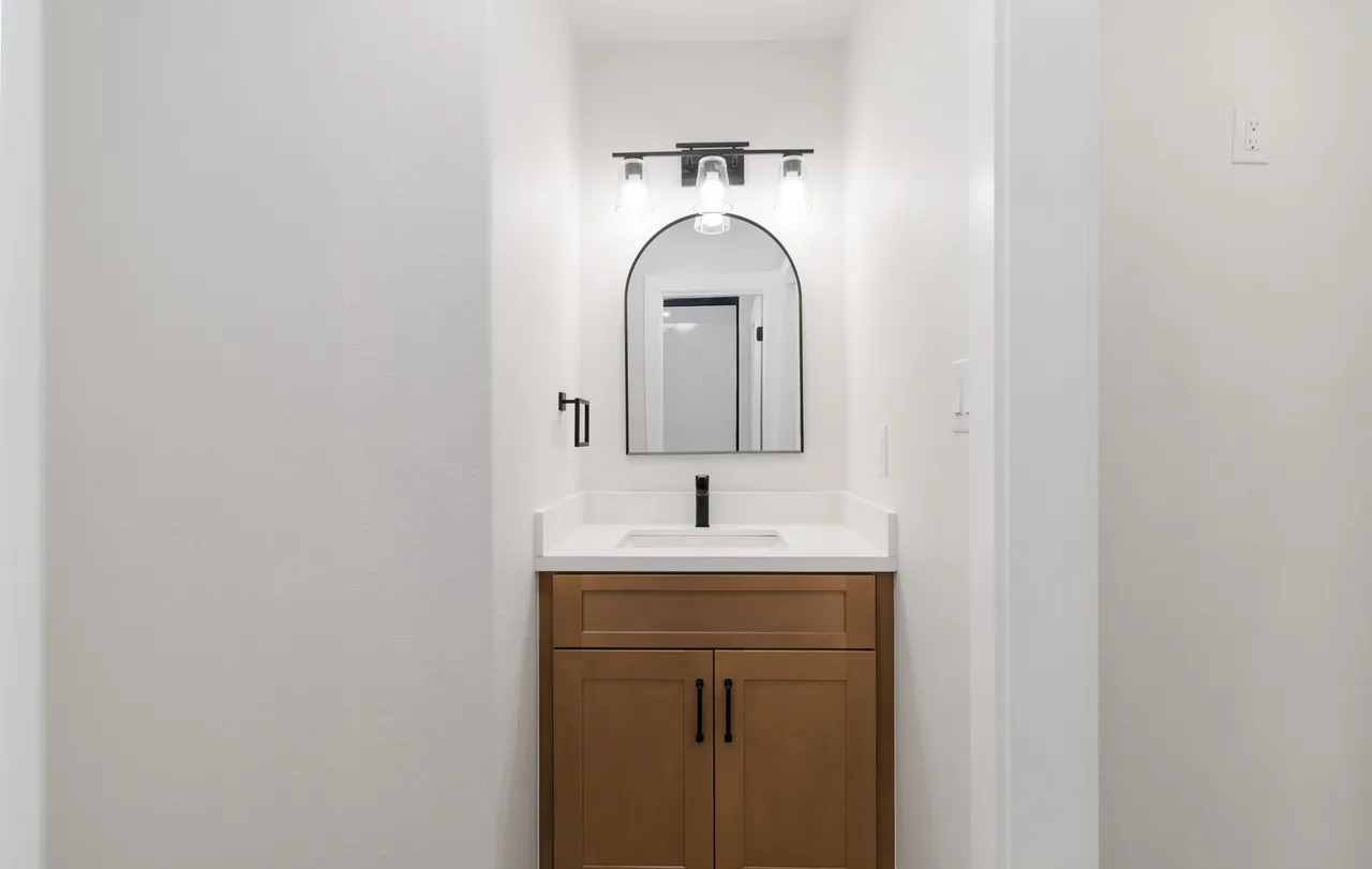 237 Carle Ave #NA - Photo 3 of 20