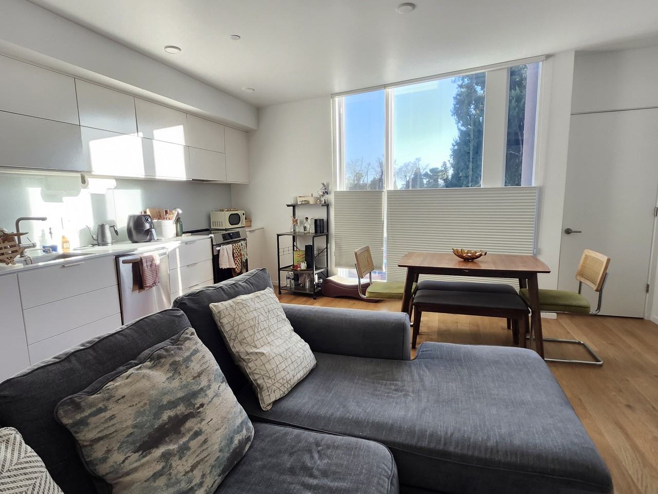 2427 Binnen Ln #201 - Photo 2 of 24