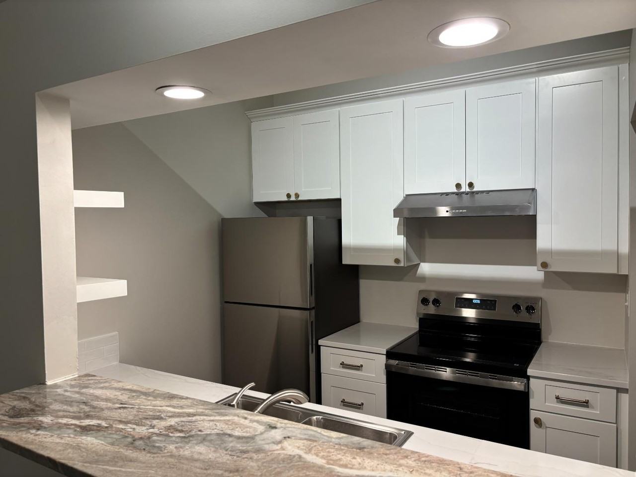 Manors On Main - Photo 4 of 11