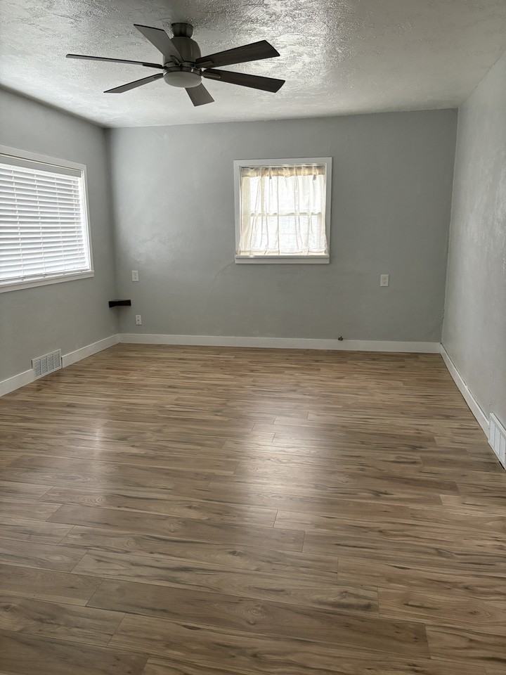 6130 W Butte St #NA - Photo 2 of 14