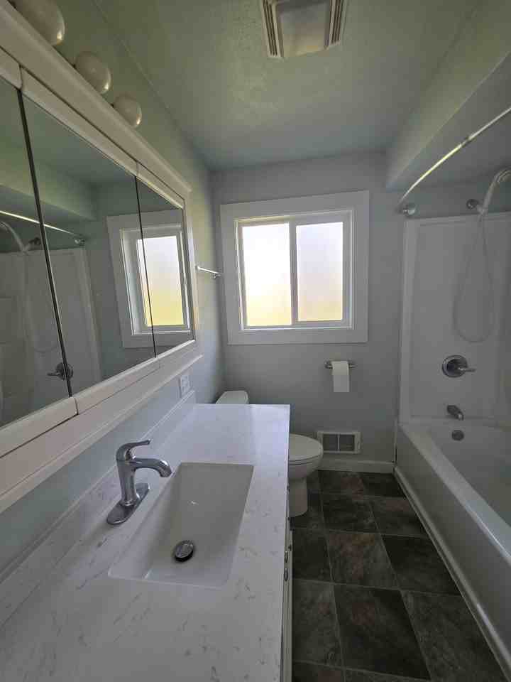 15652 Highway 101 N #1 - Photo 5 of 11