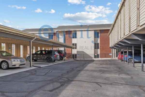 1032 E 400 S #1 - Photo 4 of 40