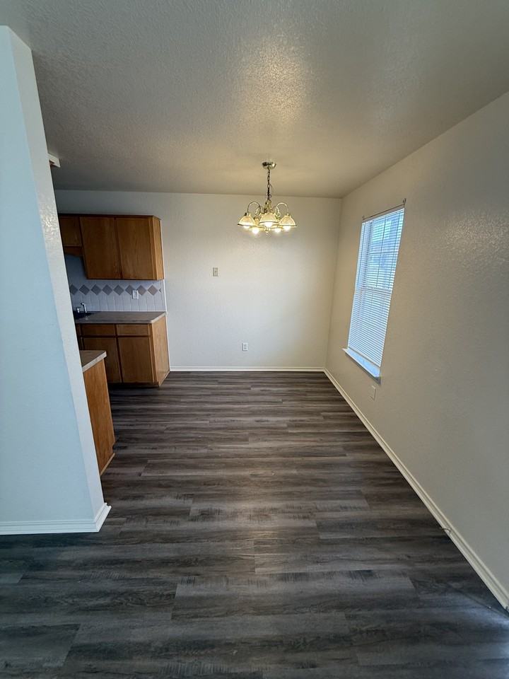 2812 Leroy Cir #A - Photo 3 of 10