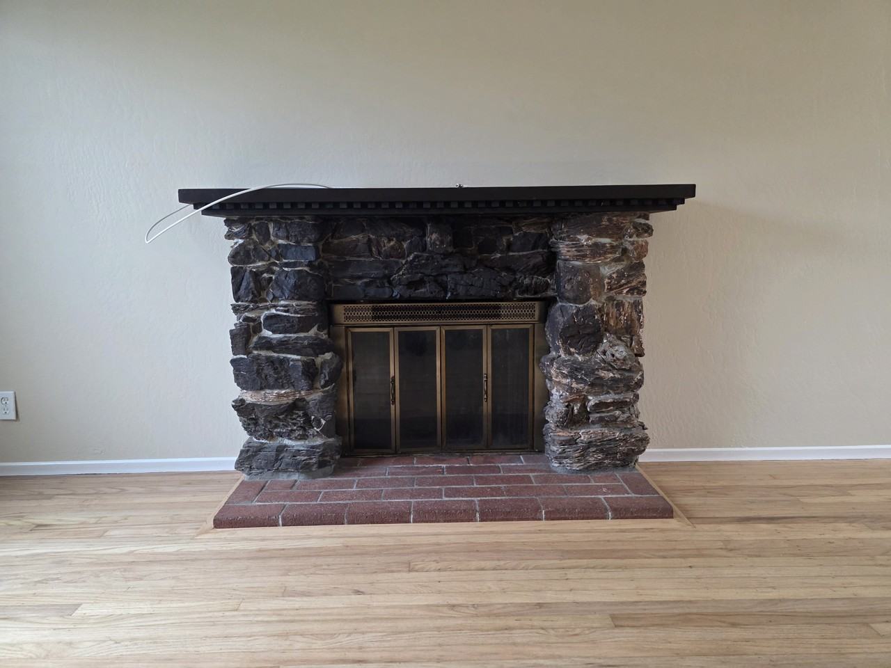 2440 Maywood Dr #1 - Photo 5 of 20