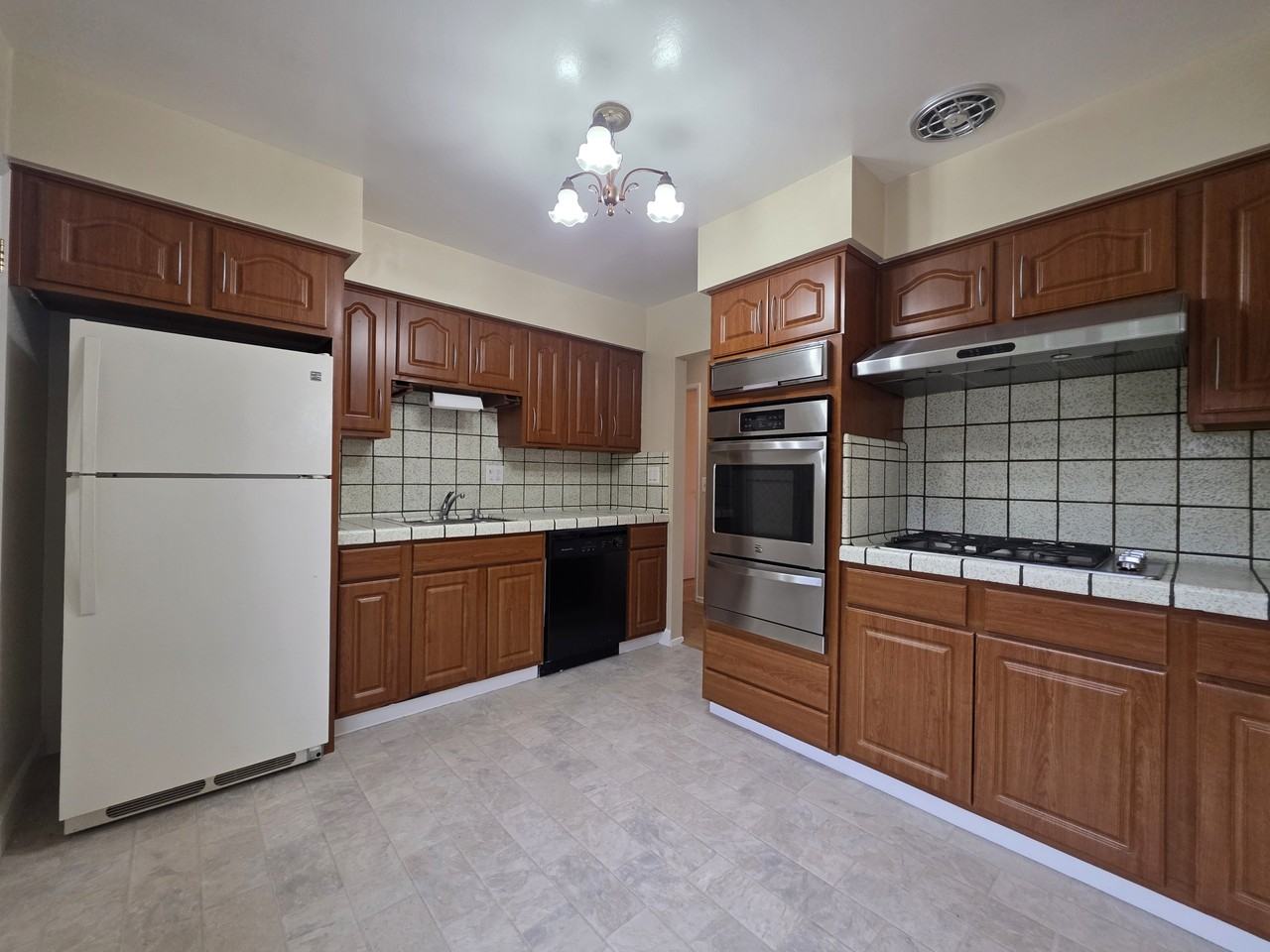 2440 Maywood Dr #1 - Photo 7 of 20