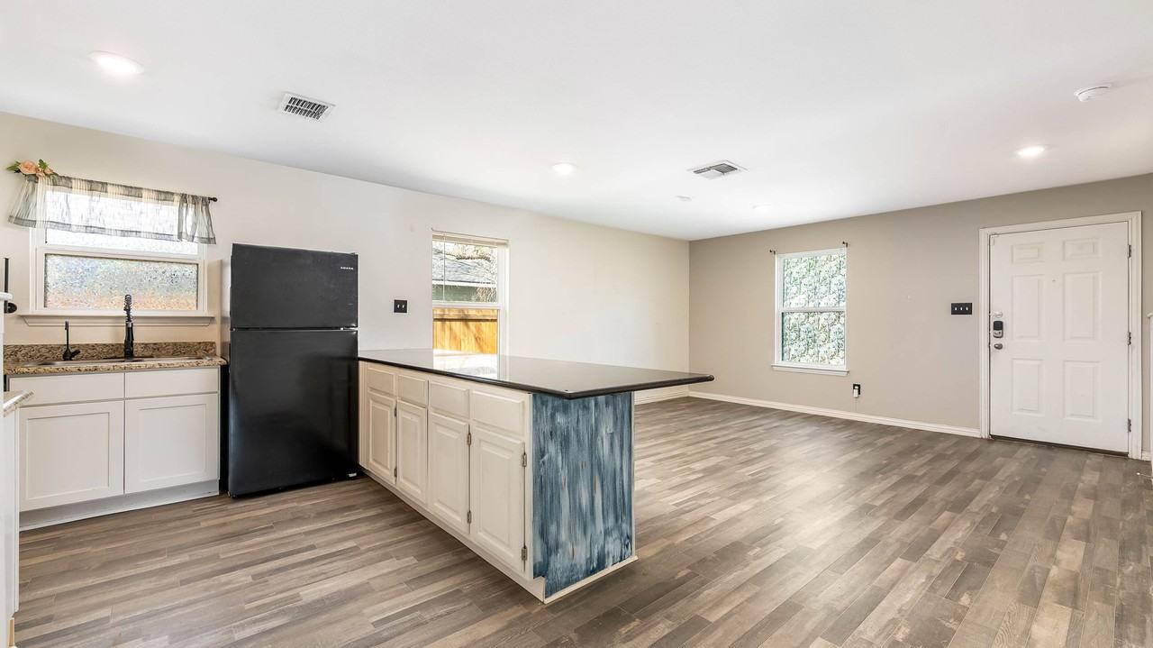 225 Virginia St #NA - Photo 3 of 25