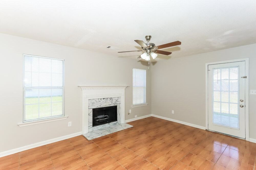 833 Rock Shoals Ct - Photo 5 of 20