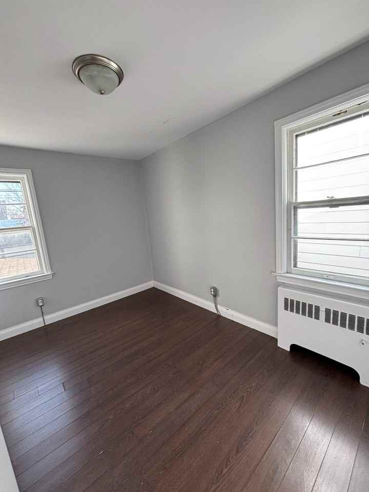 610 Temple St - Photo 7 of 9