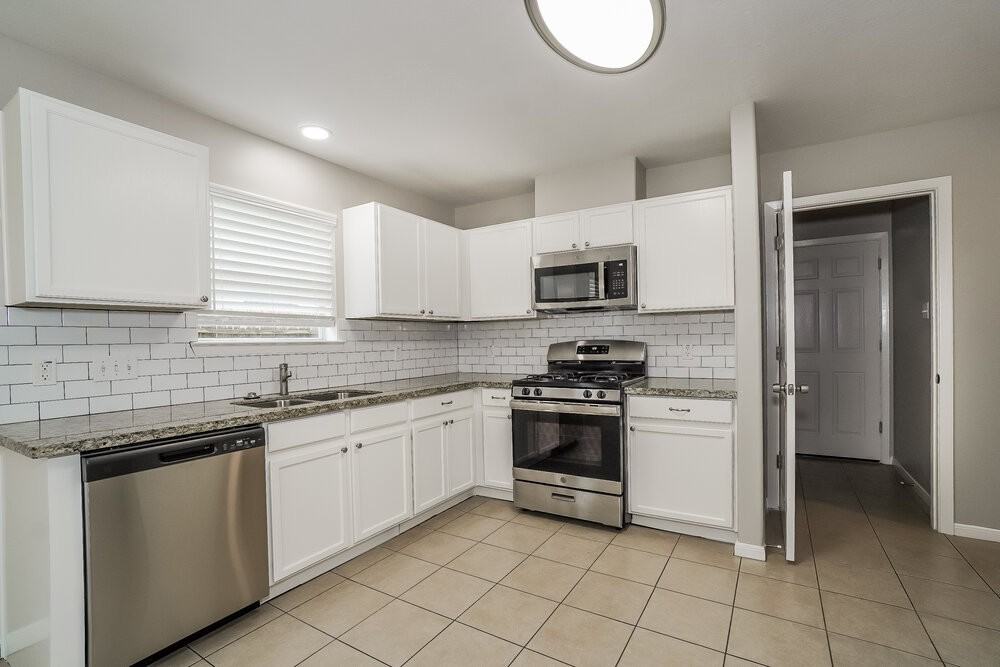 6614 Carly Park Way - Photo 7 of 17