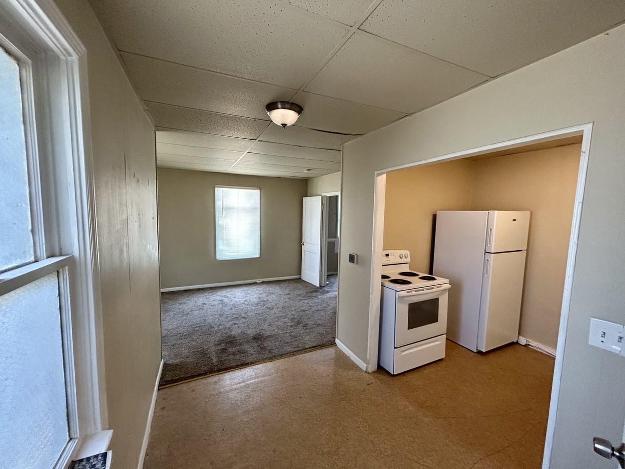 617 E 4th St #2 - Photo 4 of 9