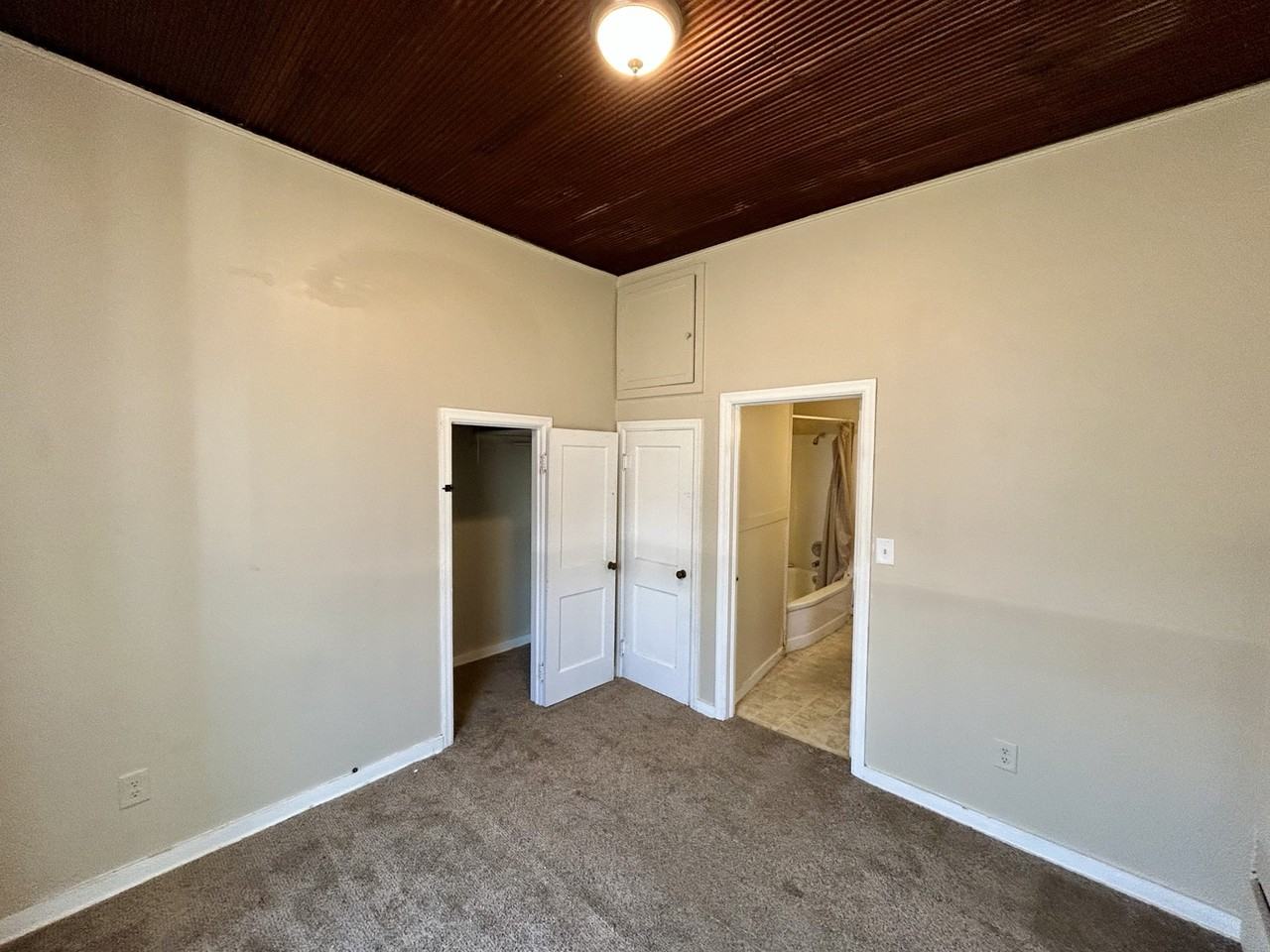 617 E 4th St #2 - Photo 7 of 9