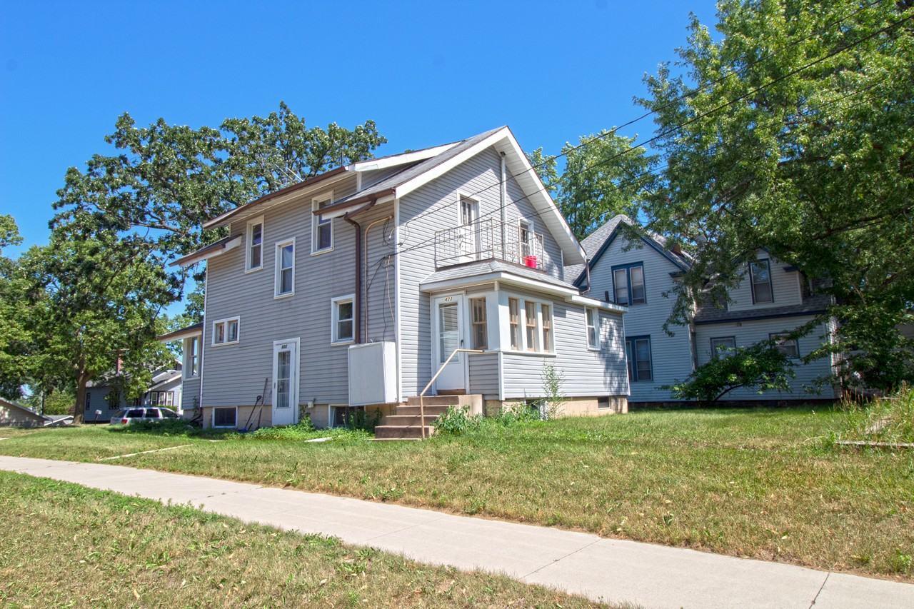 433 5th Ave Ne #2 - Photo 2 of 11